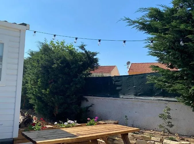 Casinhas Dos Valados * Atouguia Da Baleia