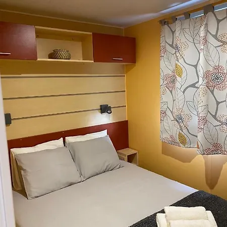Casinhas Dos Valados Holiday park *